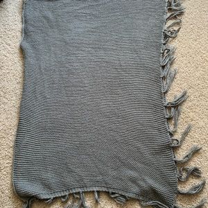 Great used condition Lularoe Mimi shawl / poncho